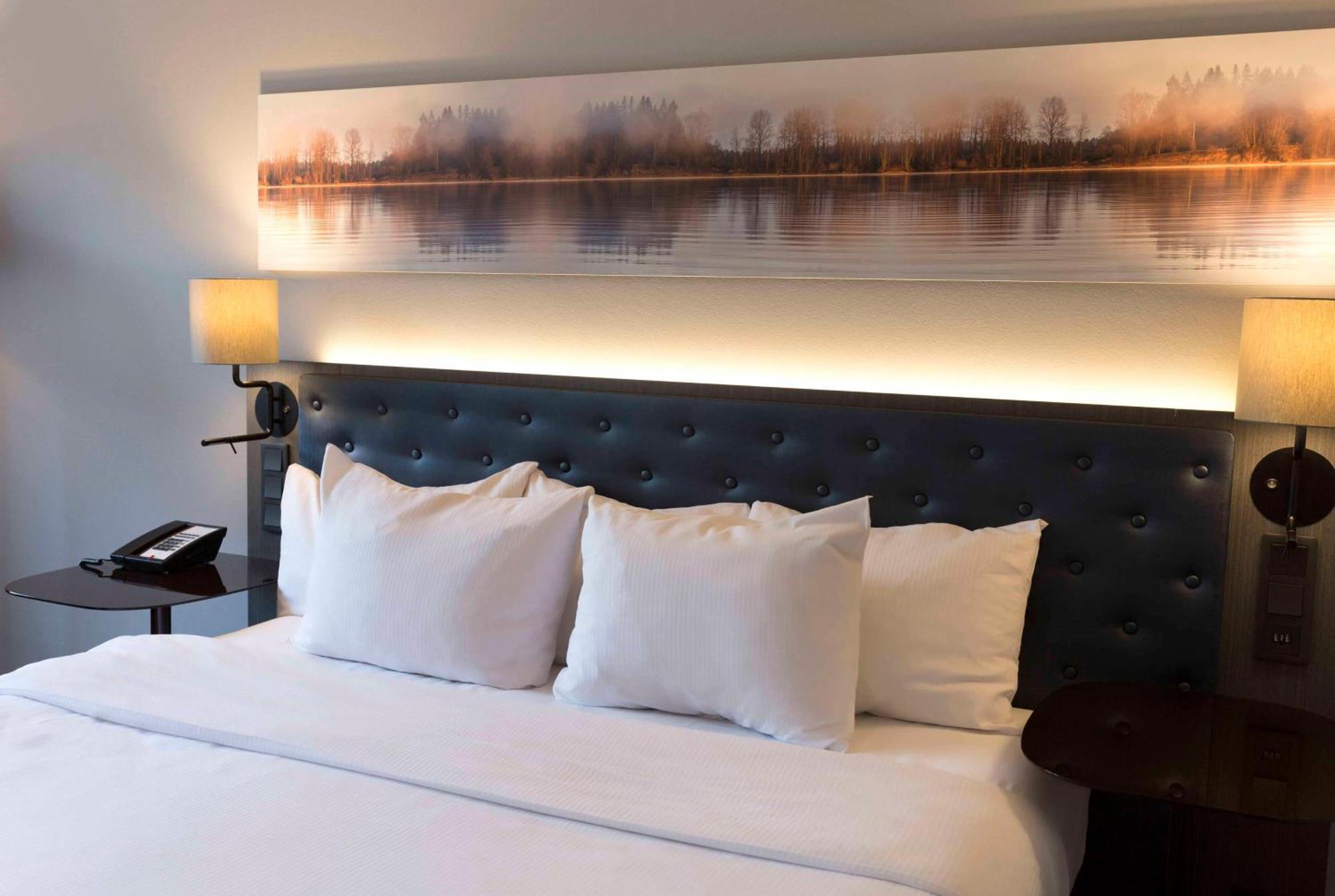 Hilton Helsinki Strand Exterior foto A room at the Hotel