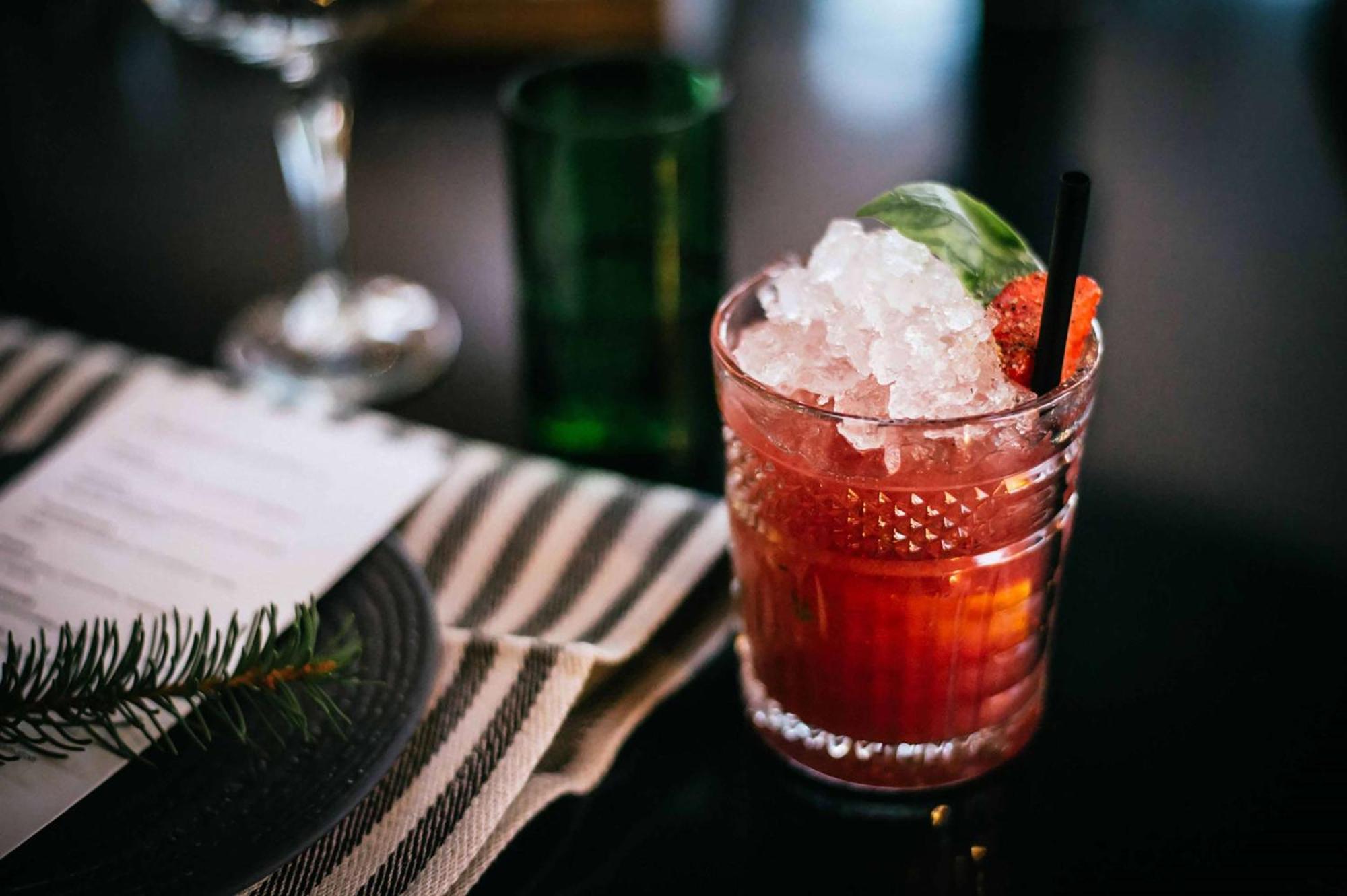 Hilton Helsinki Strand Exterior foto A strawberry margarita