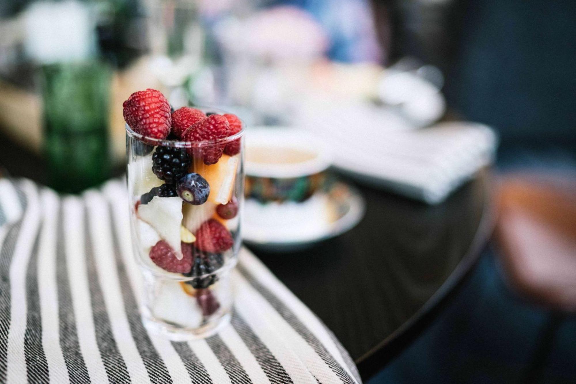 Hilton Helsinki Strand Exterior foto Fruit salad